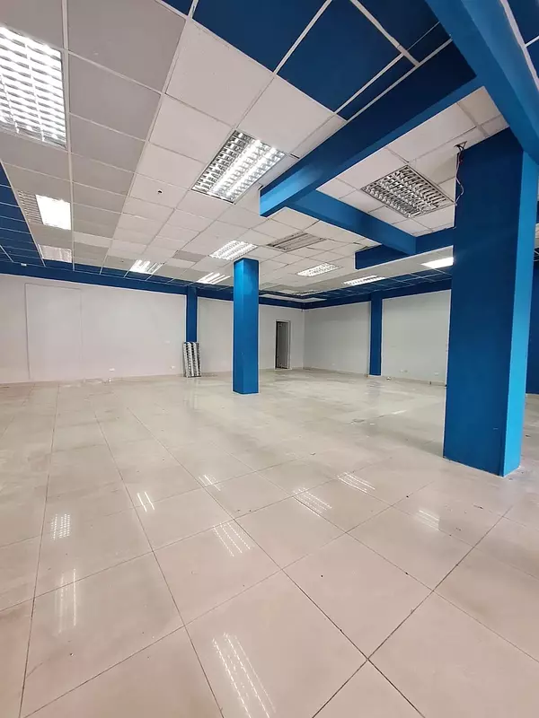 oficinas y locales comerciales - Alquiler local en primer nivel  3