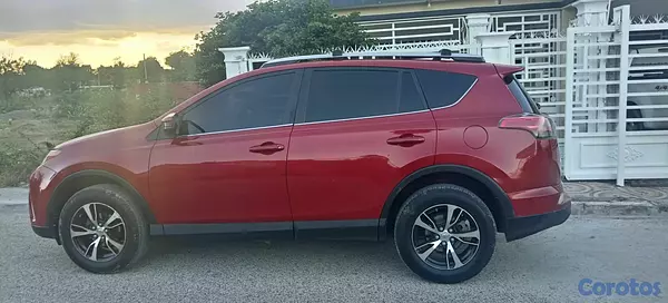jeepetas y camionetas - Toyota Rav4 2016 9