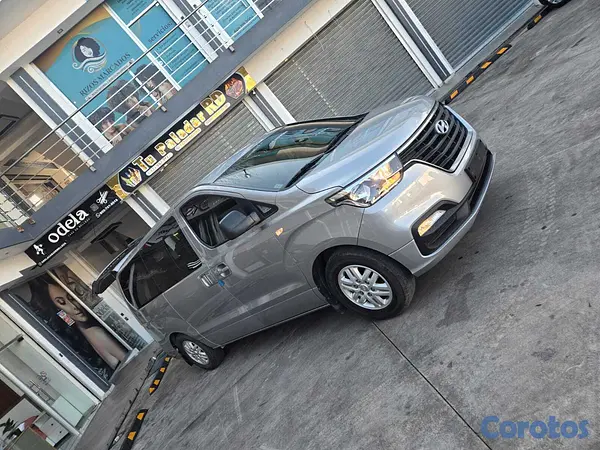 jeepetas y camionetas - HYUNDAI GRAND STAREX 2021 GRIS 16