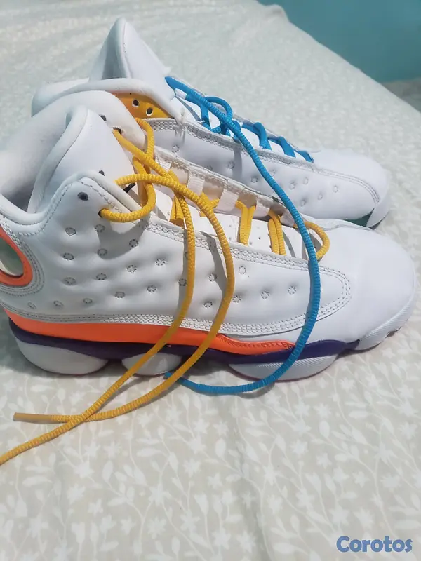 ropa y zapatos - Tenis le sirven a un size 6 y medio o 7 3