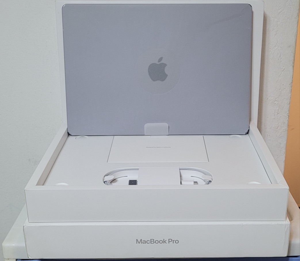 computadoras y laptops - Apple Macbook Pro M2 pro Retina XDR A2780 16gb Nueva Sellada año 2023 Garantia
