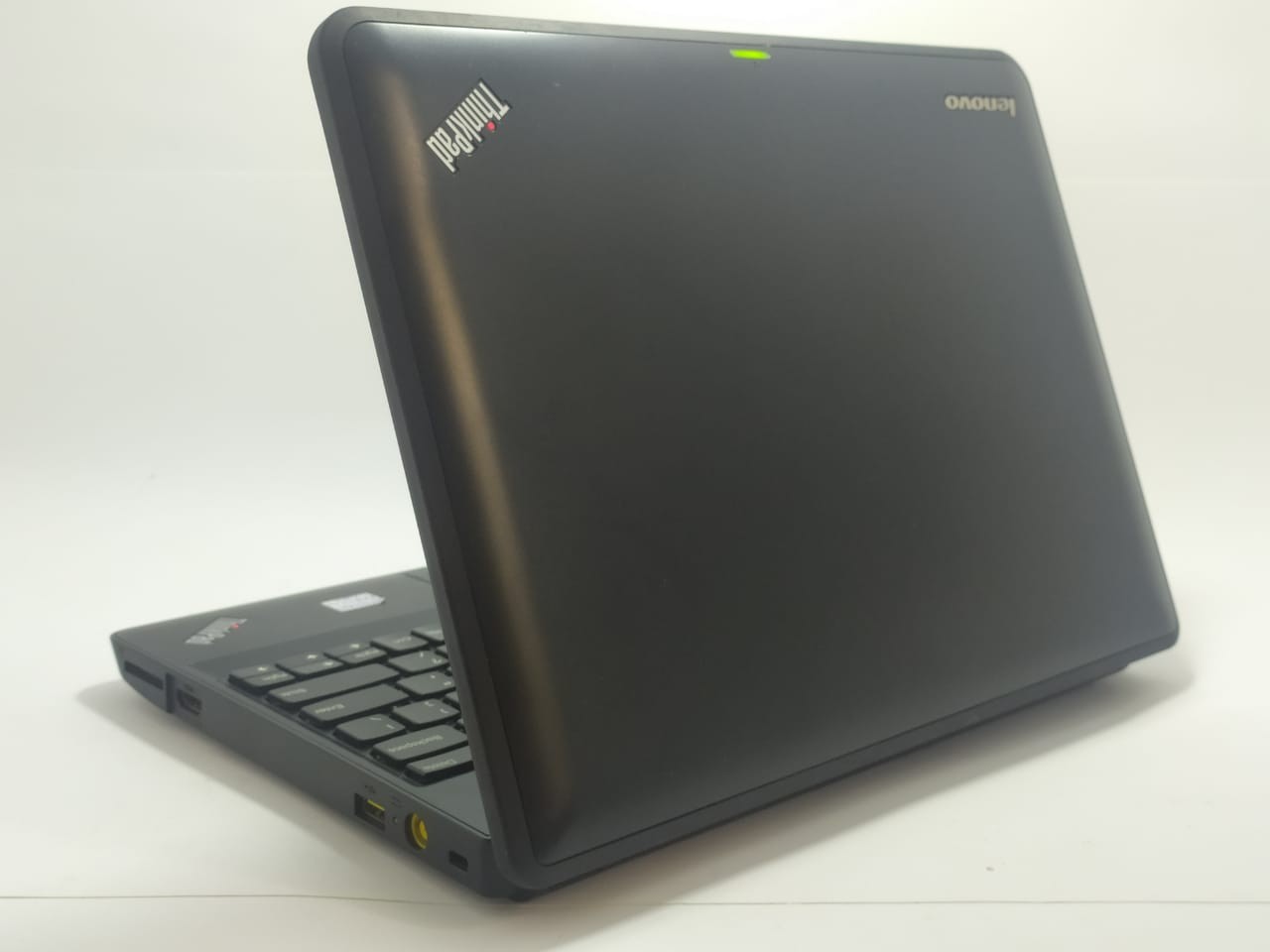 computadoras y laptops - Lenovo X131 AMD  4GB RAM, 320GB DISCO  Laptop