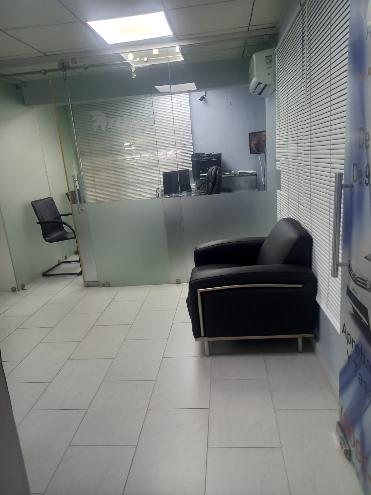 oficinas y locales comerciales - Alquilo local en El Millón  3