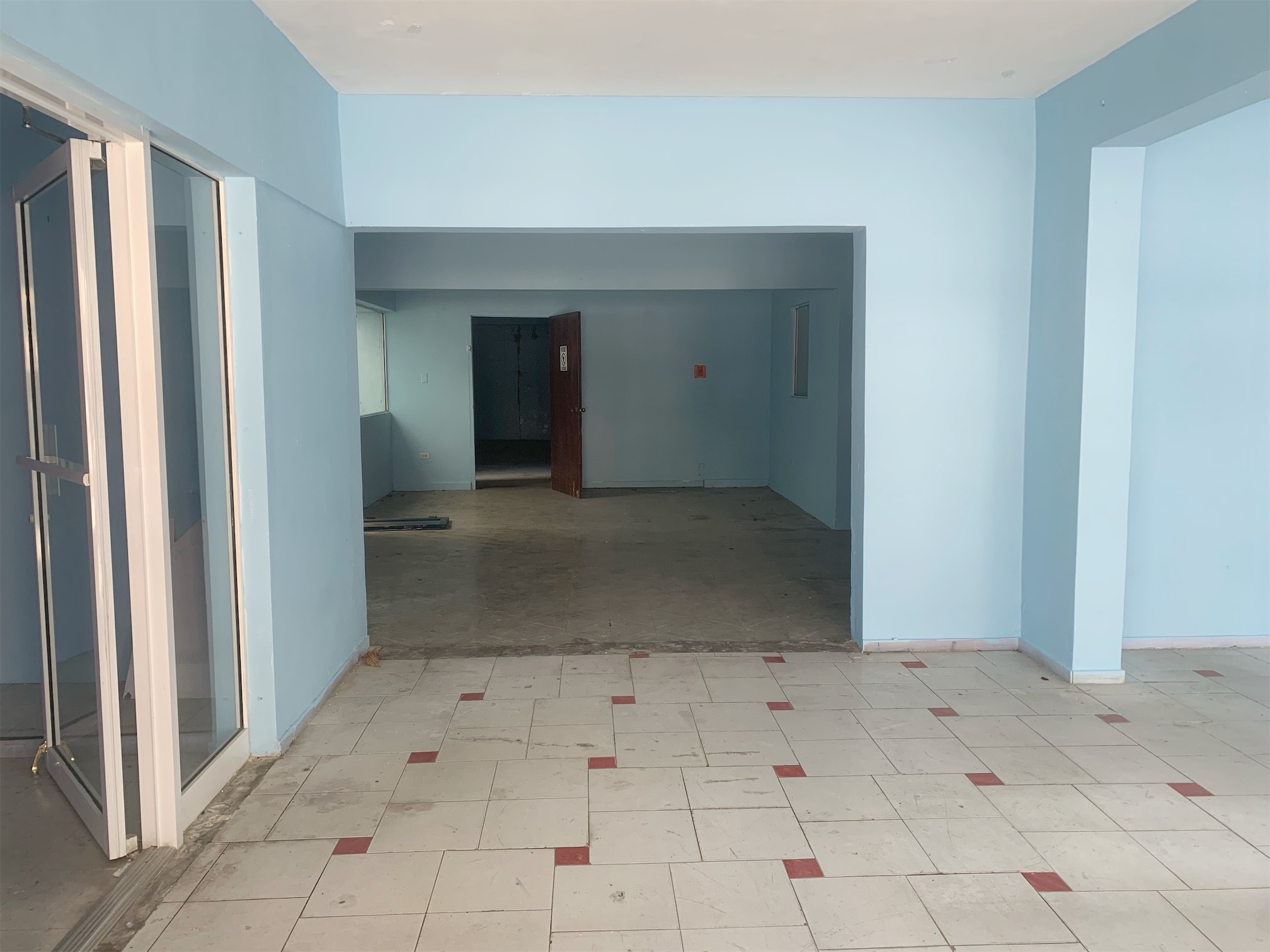 oficinas y locales comerciales - Local en la Esperilla de Oportunidad 2