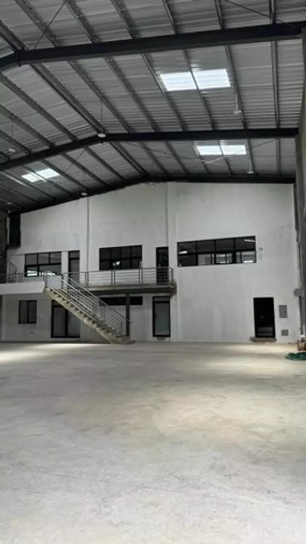 otros inmuebles - Alquilo Nave en Engombe  8