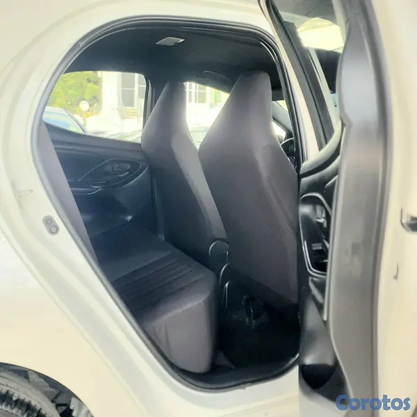 carros - toyota Yaris 2020 impecable 5