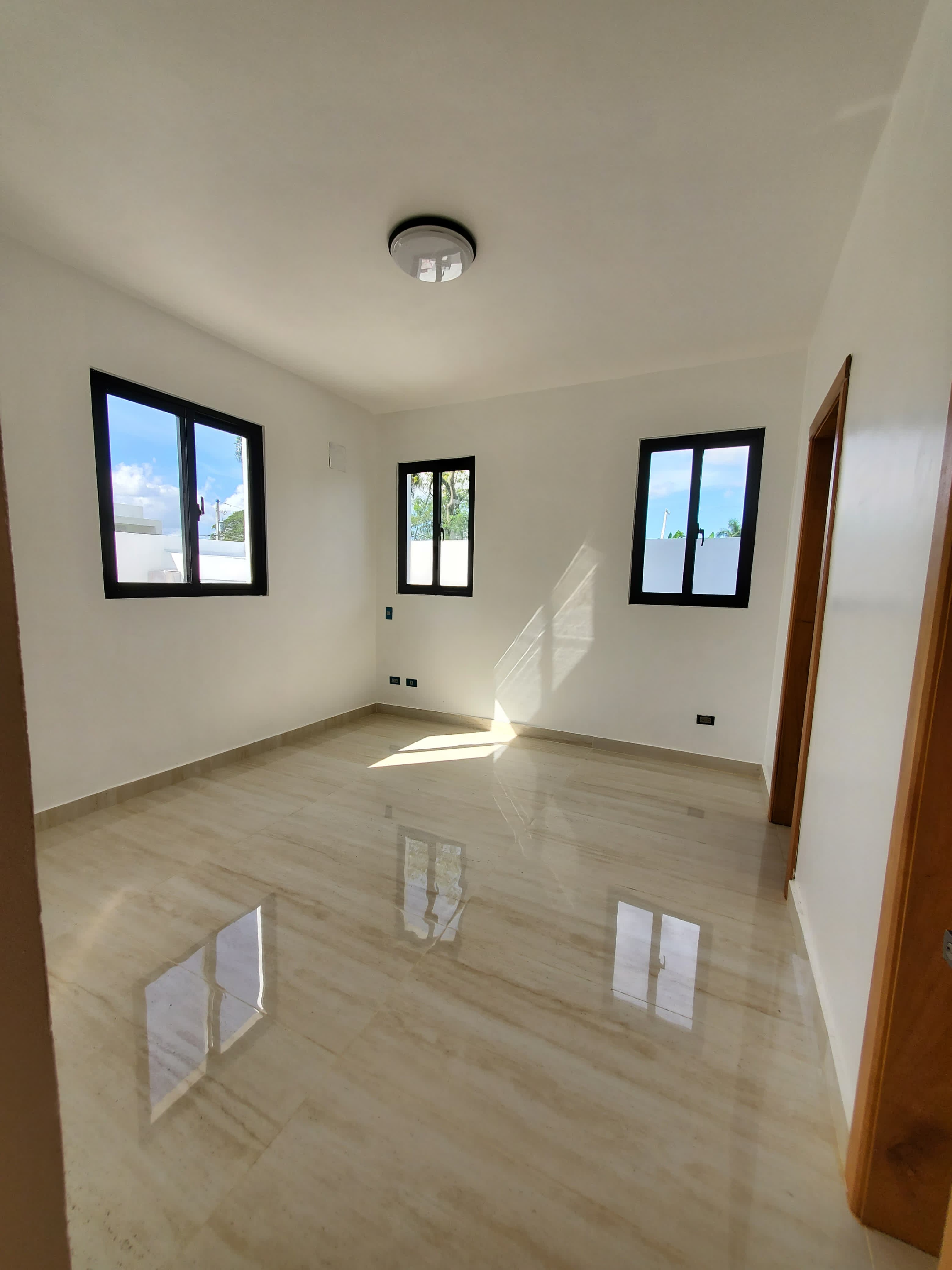 casas - CASA EN VENTA EN GURABO, SANTIAGO. 2