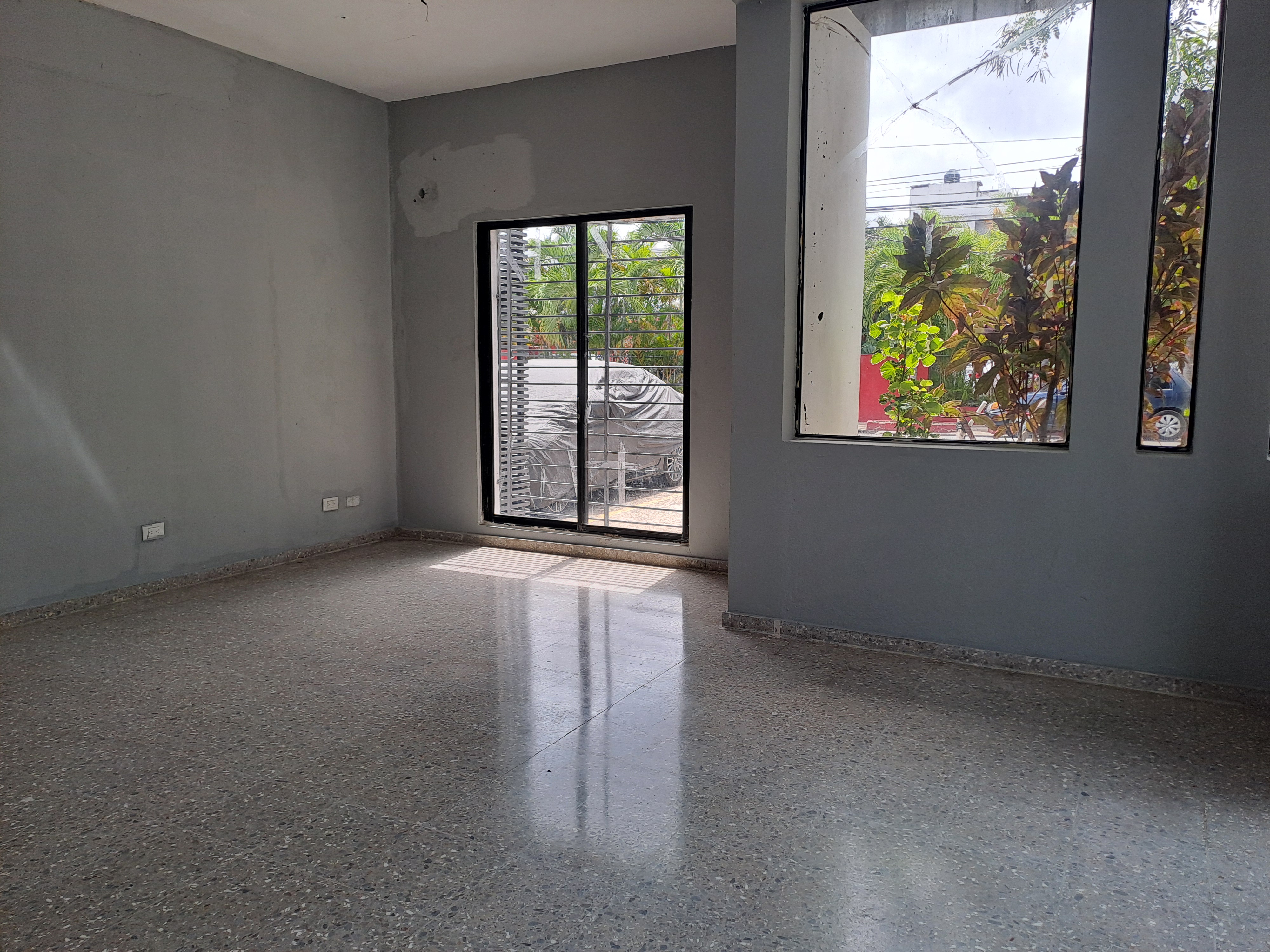 oficinas y locales comerciales - Alquilo local 1er piso 45 mts en Don Bosco  1