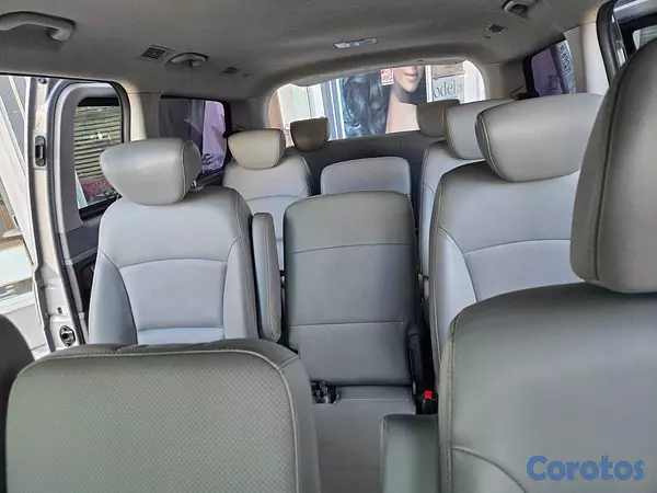 jeepetas y camionetas - HYUNDAI GRAND STAREX 2021 GRIS 15