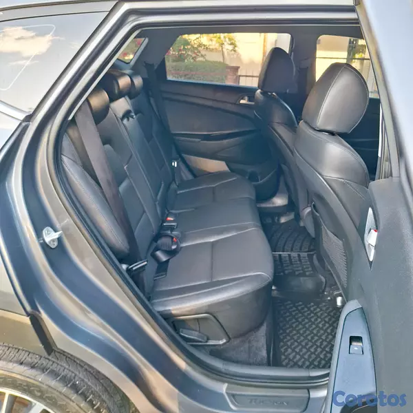 jeepetas y camionetas - Hyundai Tucson DOHC MAGNA 9