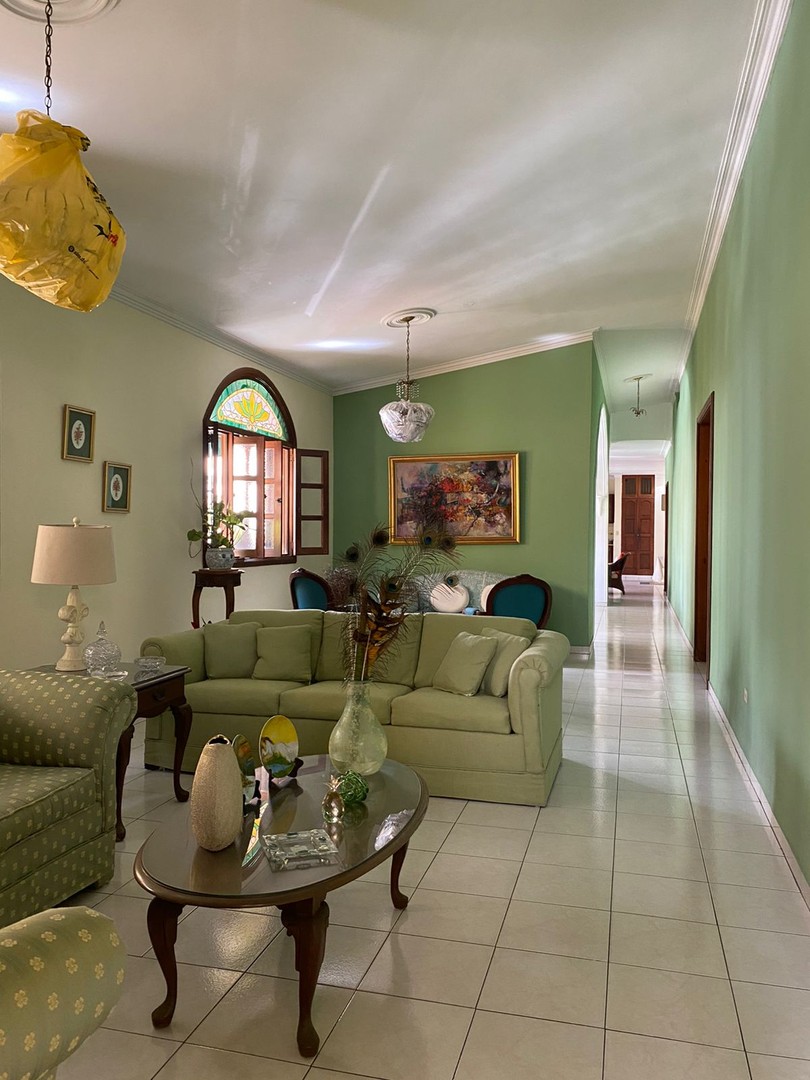 casas - Venta, propiedad de 2 niveles próximo al Malecón Center, Santo Domingo 1