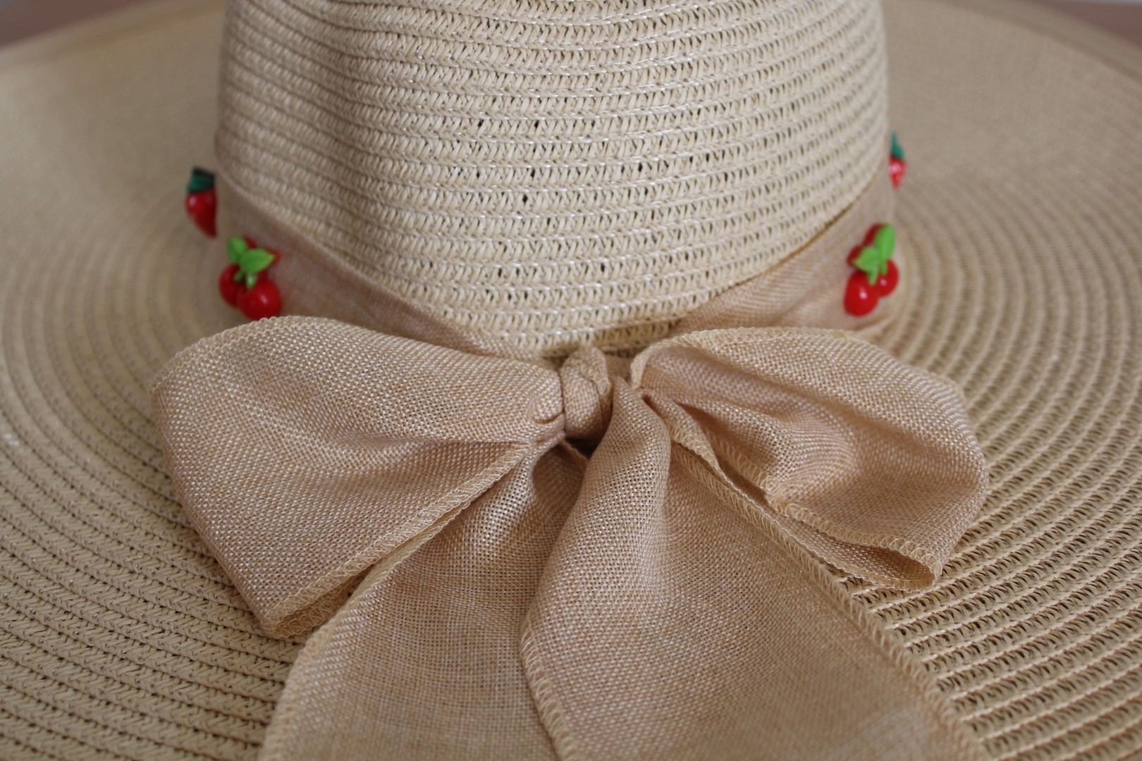 ropa para mujer - Sombrero Personalizado con temática de fresas , cherry y piña 5
