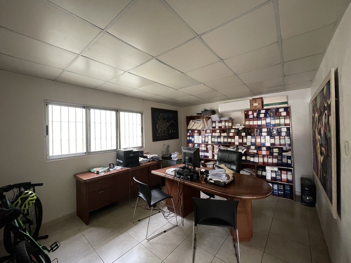 oficinas y locales comerciales - 🔵Alquilo local comercial 300 mts en la 27 de febrero  para showroom, dealer 5