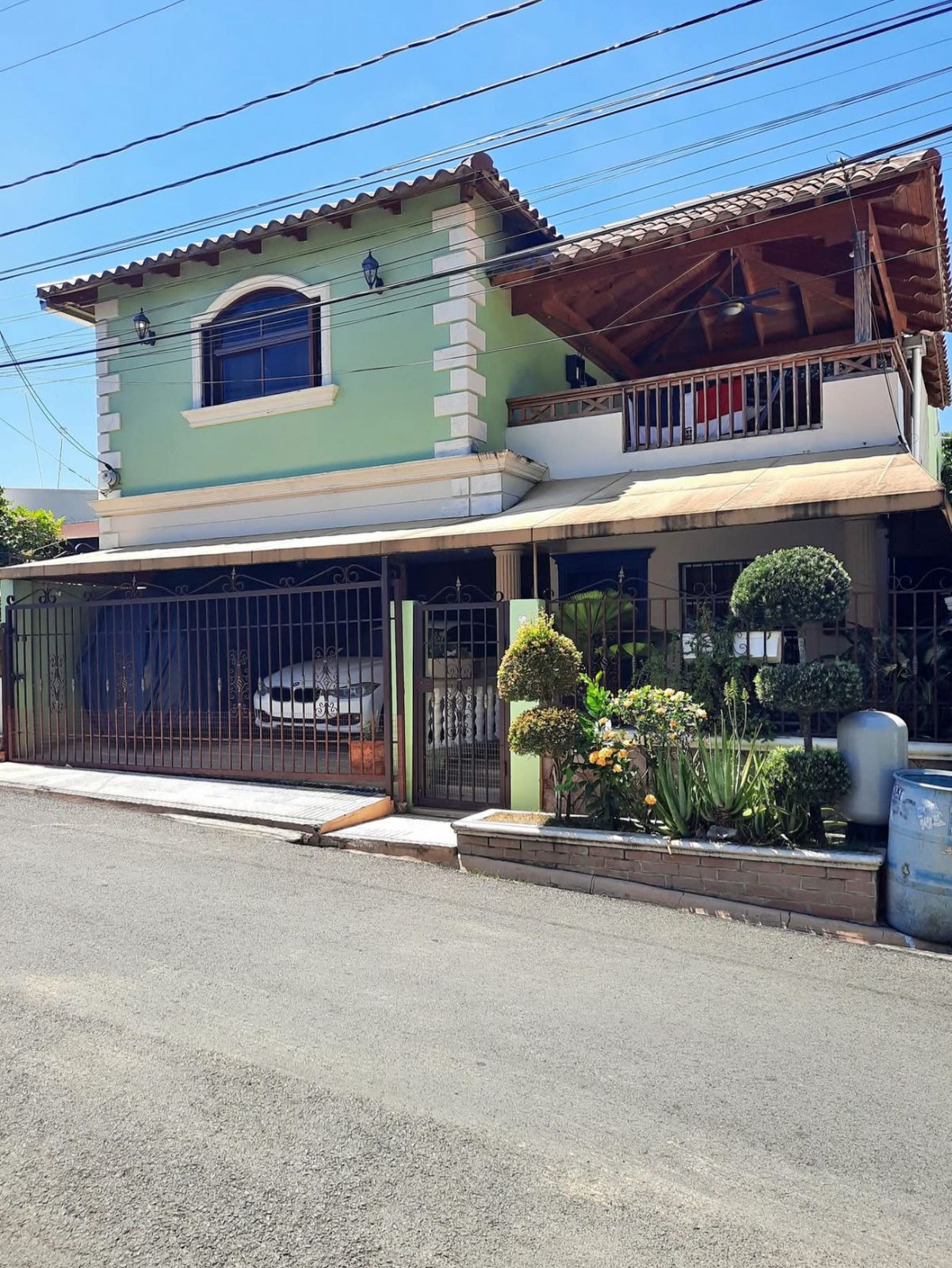 casas - Vendo casa en La Jacobo Majluta  0