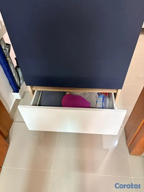muebles y colchones - Besta armario alto de ikea con puertas y gabeta  3