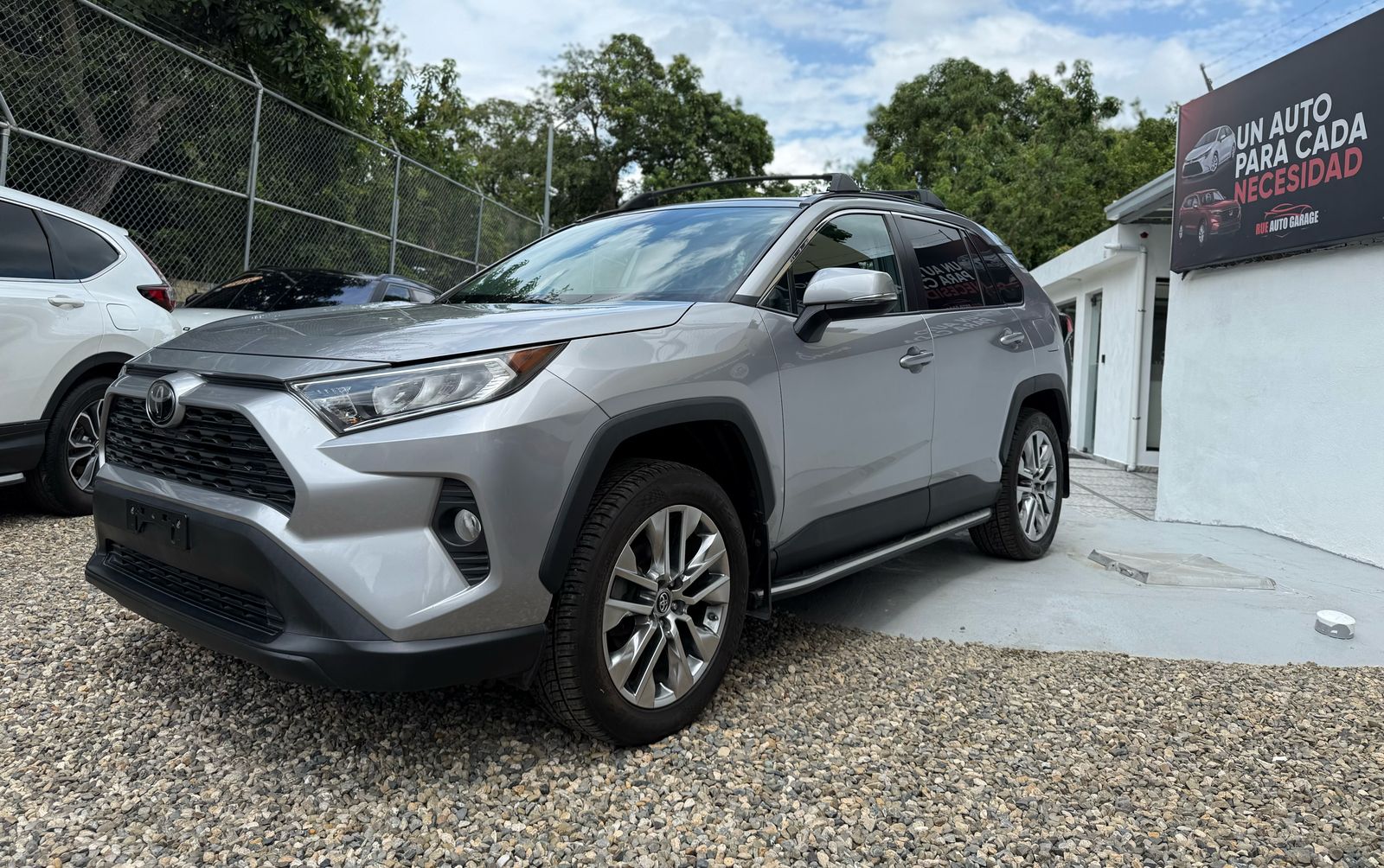 jeepetas y camionetas - Toyota rav4 2019 xle premium  4