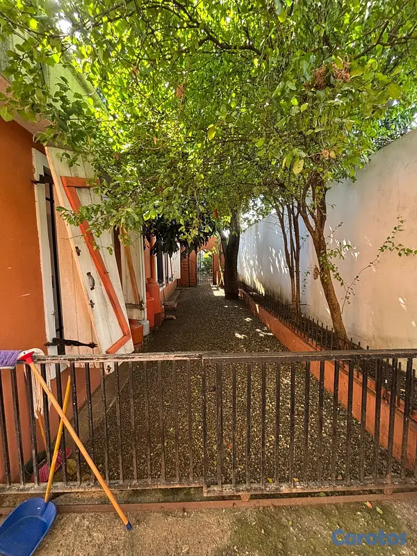 casas - Amplia y exclusiva propiedad en zona estratégica d 5