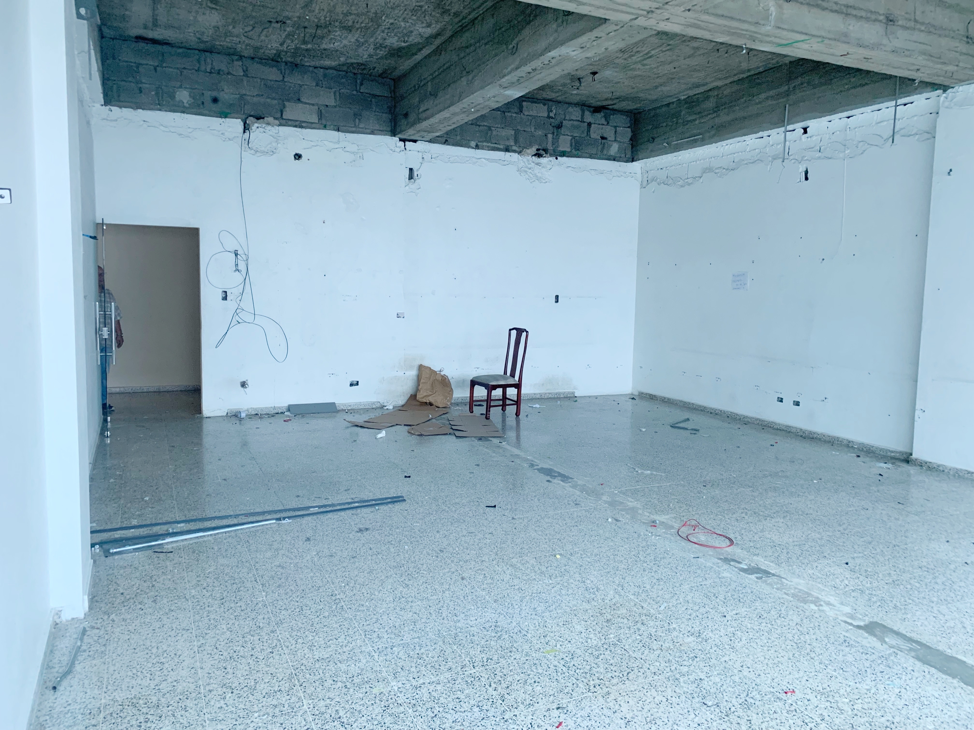 oficinas y locales comerciales - alquiler local comercial céntrico en Piantini 4