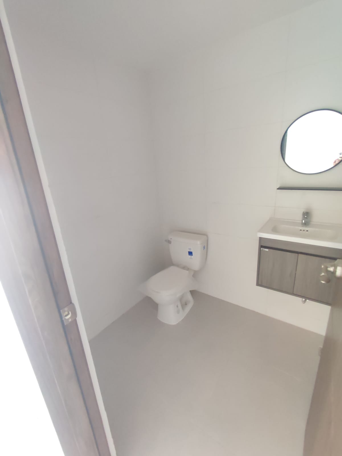 oficinas y locales comerciales - Alquilo local en la Julia ju 9