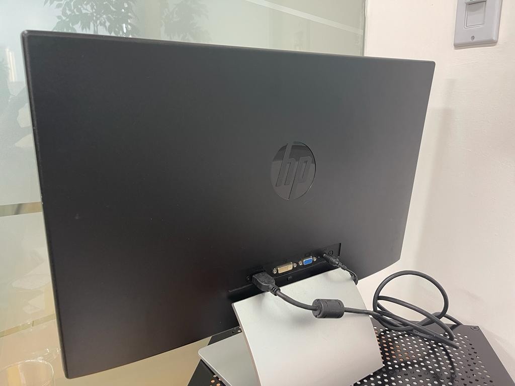 computadoras y laptops - Monitor 24 HP Pavilion 23XI