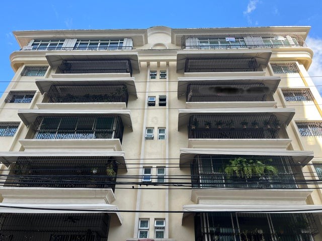 apartamentos - Apartamento en alquiler Piantini #24-1810 amplio, luminoso, balcón tipo terraza. 9
