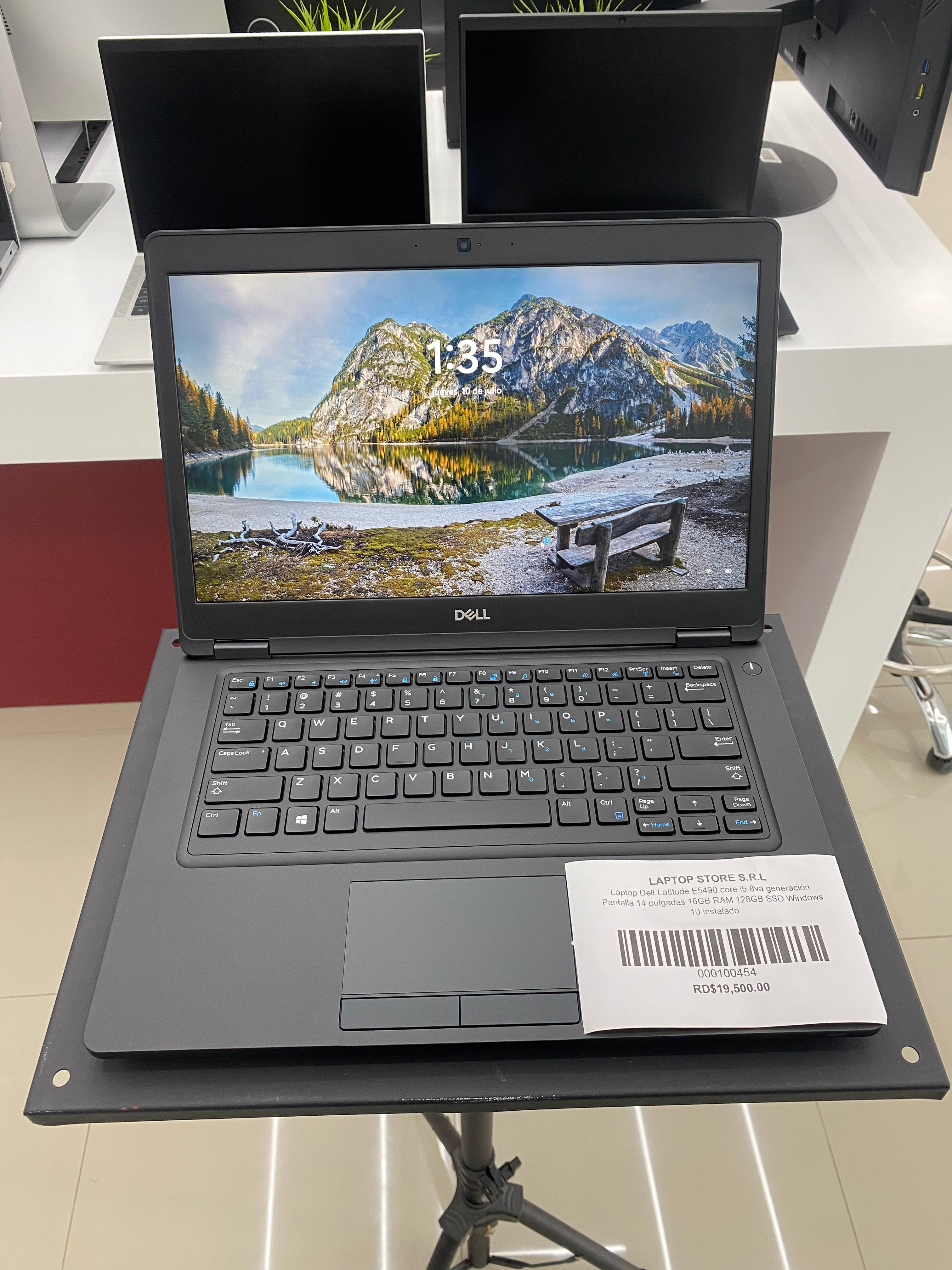 computadoras y laptops - Laptop Dell E5490 core i5 8va Gen 14 pulgadas 16GB