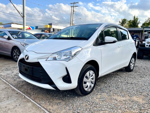 carros - Toyota Vitz 2018  2