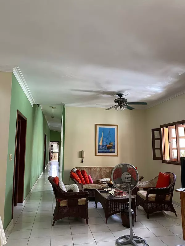 casas - Venta, propiedad de 2 niveles próximo al Malecón Center, Santo Domingo 2