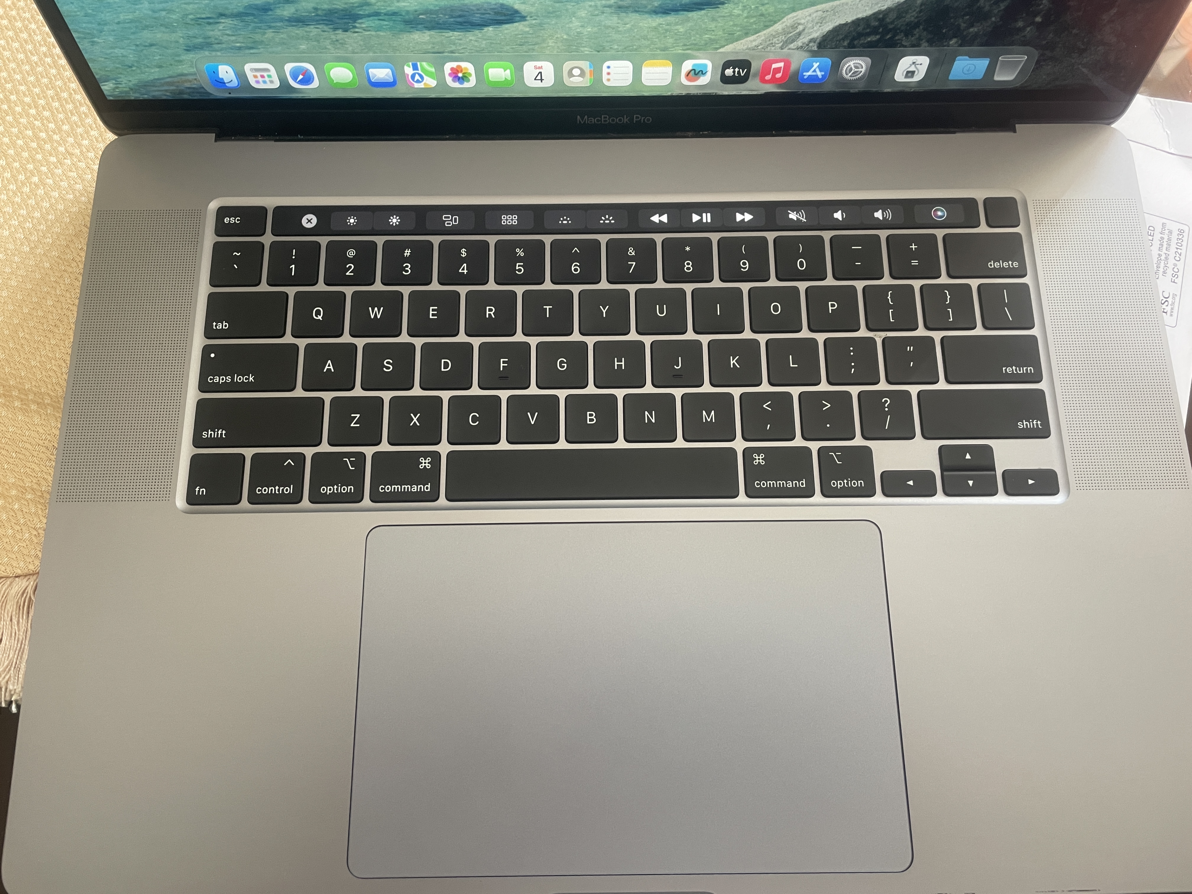 computadoras y laptops - Macbook Pro 16 2019 i7 2.6ghz, 16gb ram, 512 ssd  4