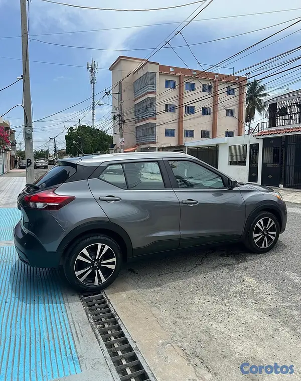 jeepetas y camionetas - Nissan Kicks SV 2020 5