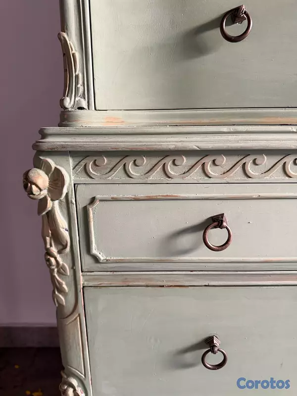 muebles y colchones - gabetero espaciozo y renovado de Madera preciosa  3