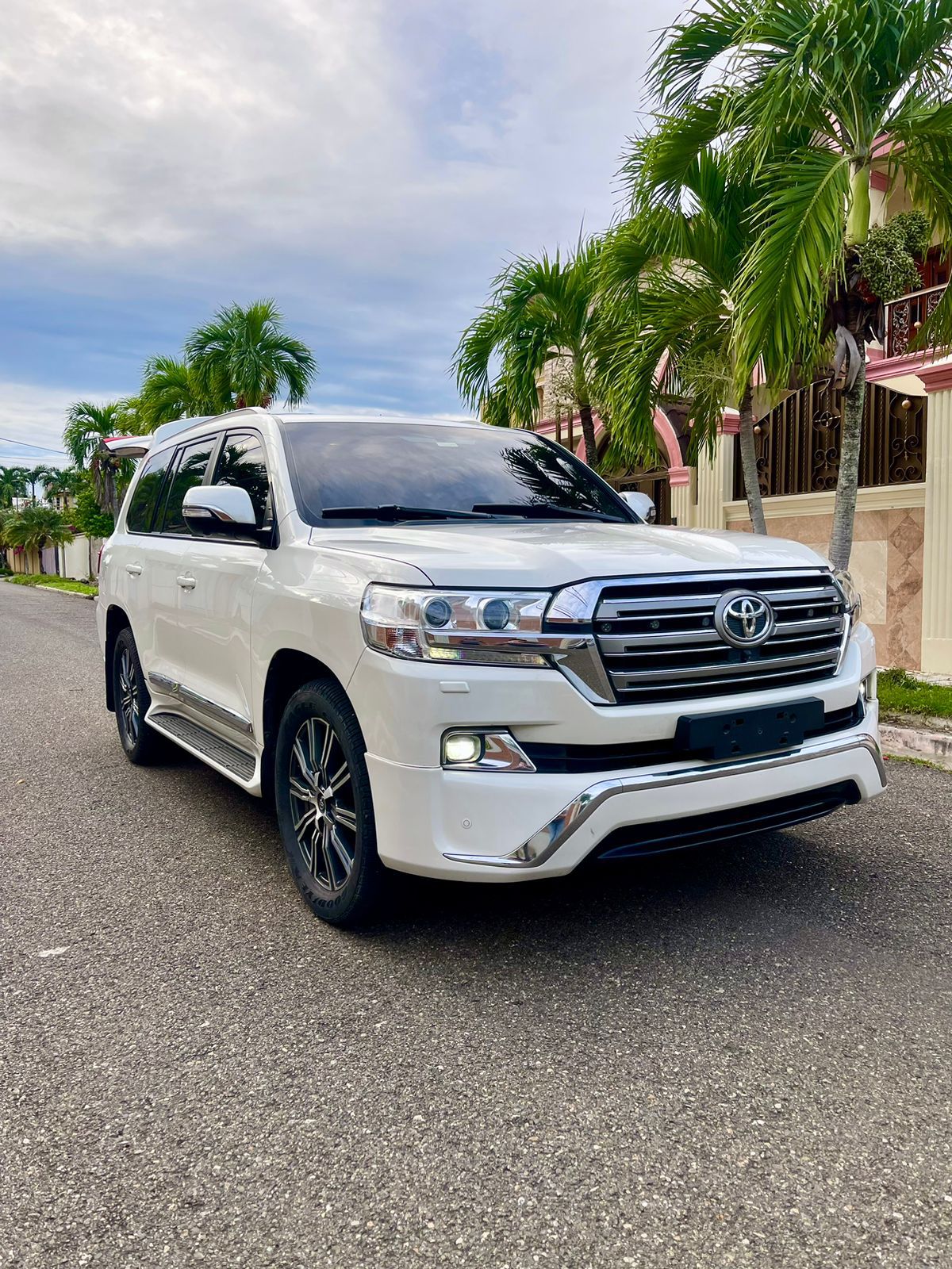 jeepetas y camionetas - Toyota land cruicer vxr 2018 0