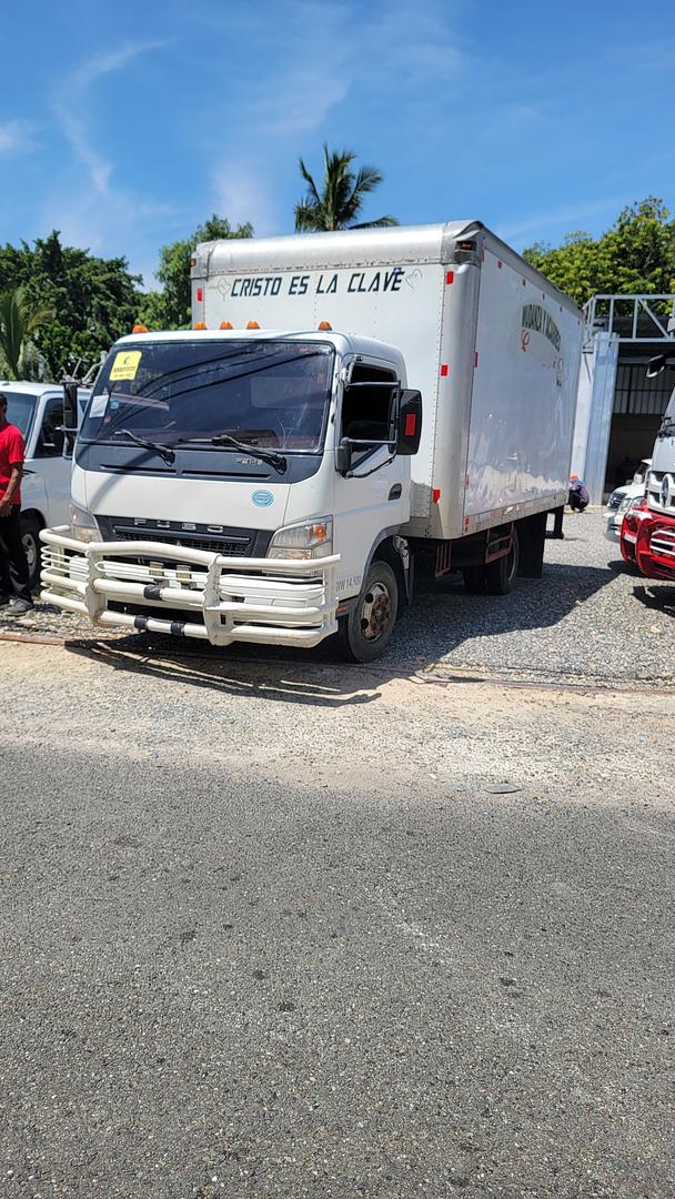 camiones y vehiculos pesados - CAMION MITSUBISHI FUSO  2010