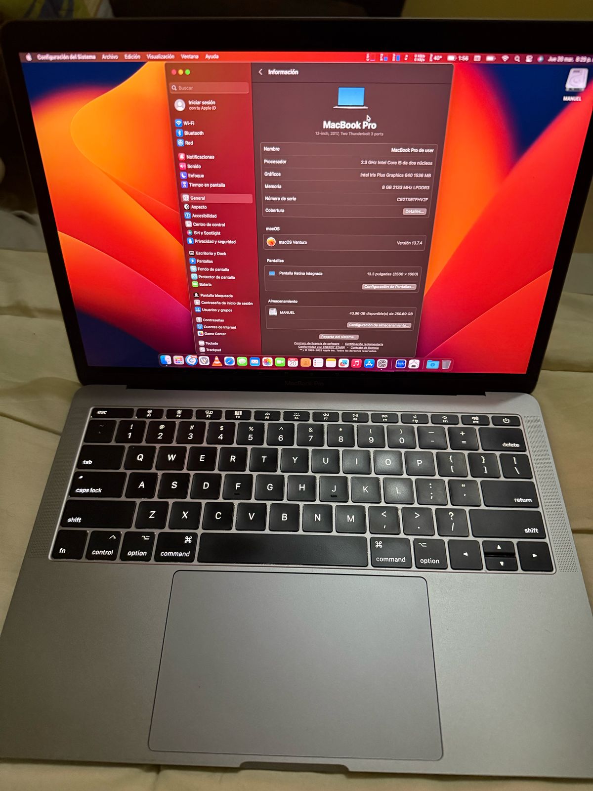 computadoras y laptops - MacBook Pro 2017 2.3 ghz dual core i5 oportunidad