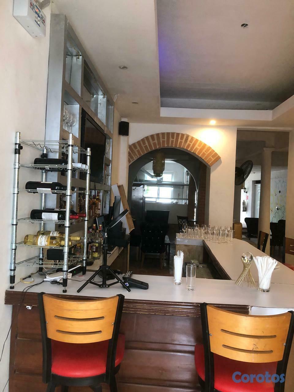 casas - Remato Propiedad en la Zona Colonial por Salud  9