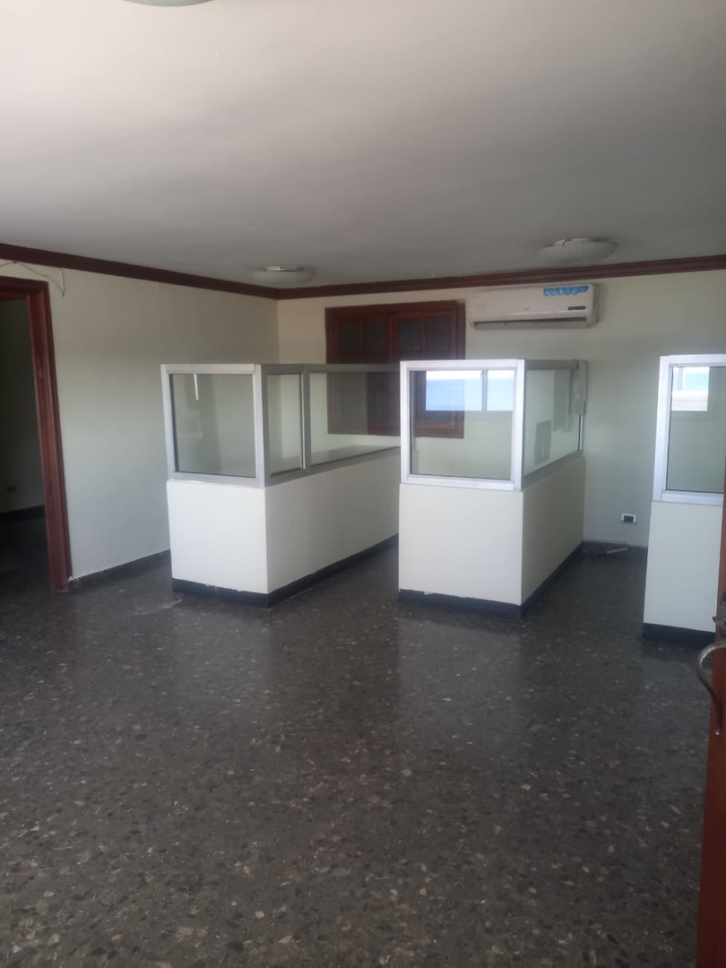 oficinas y locales comerciales - Amplio Local con vista al mar detrás de casa españa 115 mts² 2do nivel , Baño , 3