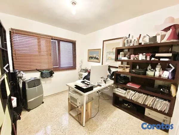 apartamentos - Venta espacioso apart.,
Remodelado, con vista al mar! (6to. piso). 5