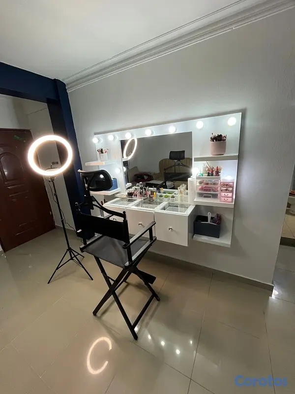 salud y belleza - vanity de maquillaje usado  3