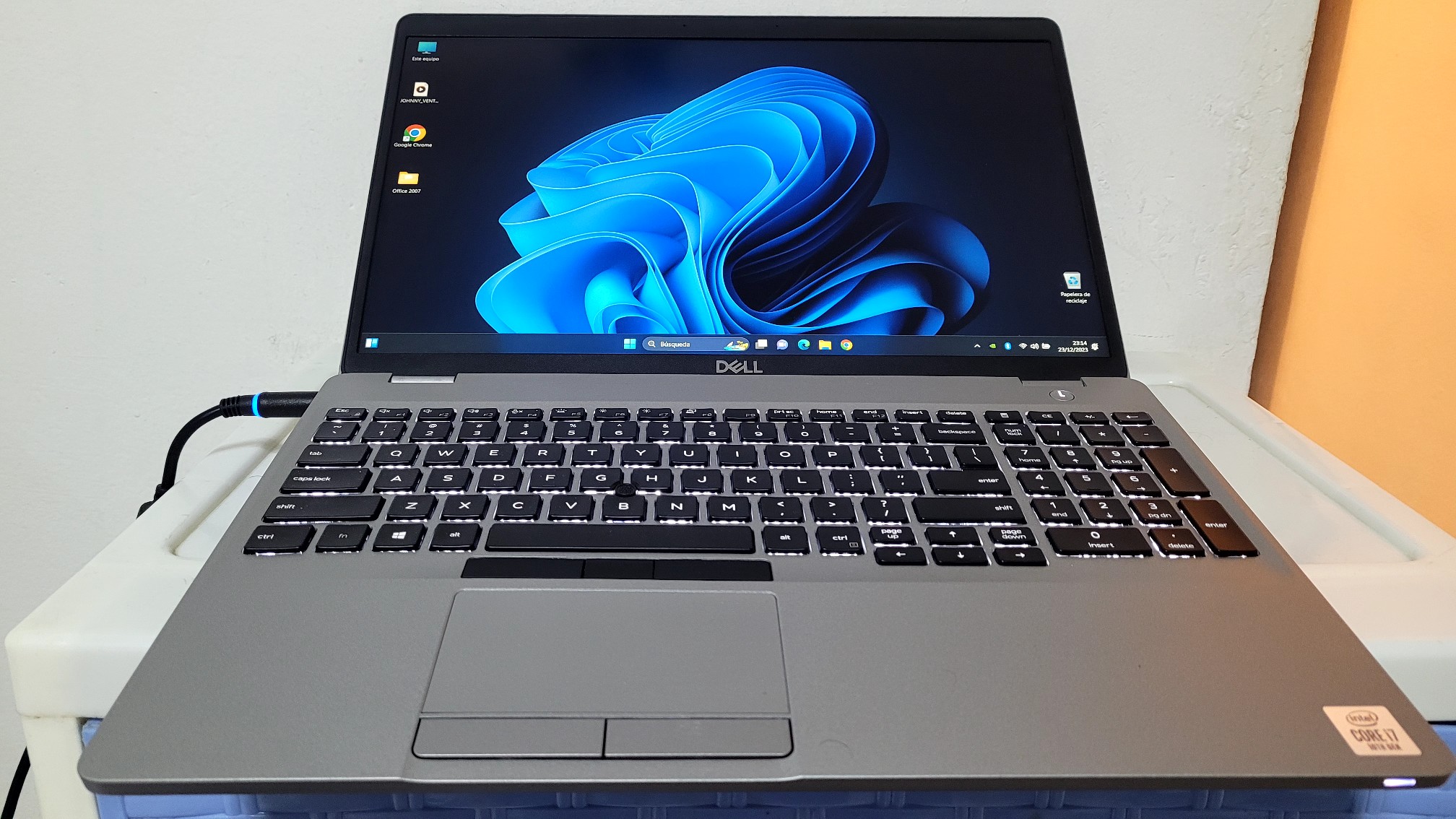computadoras y laptops - Laptop Dell 3550 17 Pulg Core i7 10th Gen Ram 16gb ddr4 Disco m2 256gb SSD Nvide