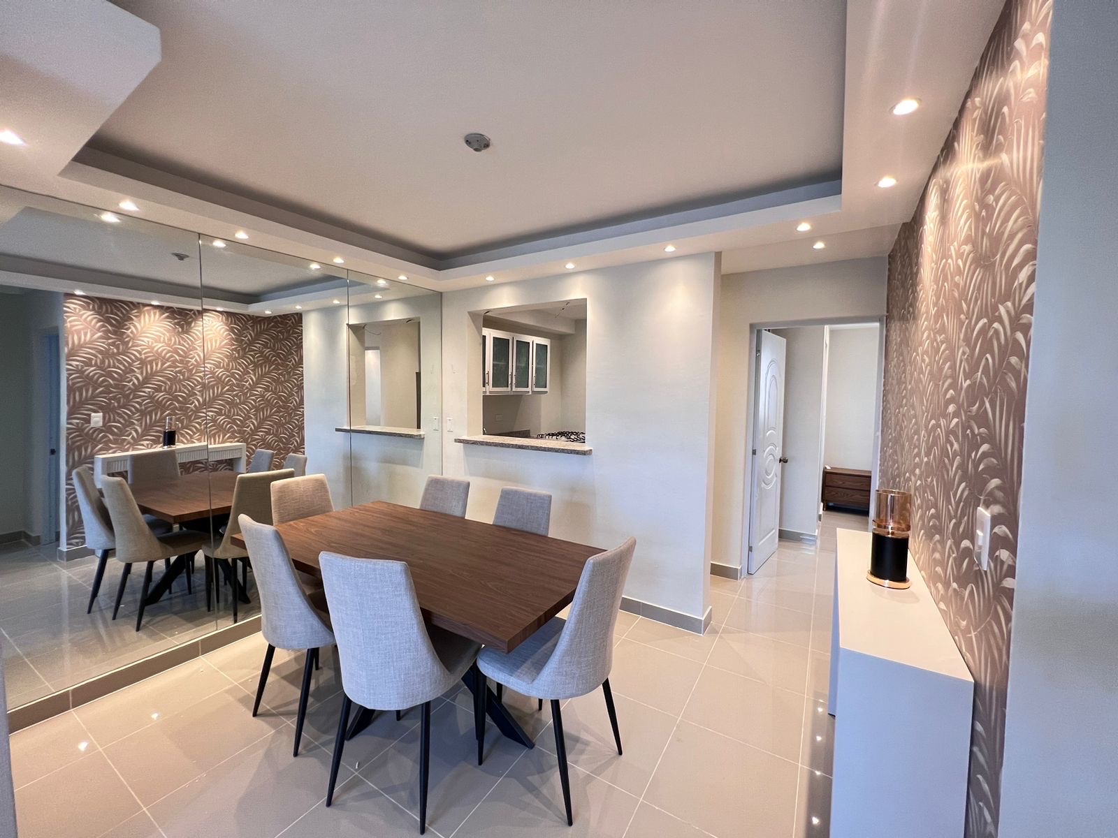 apartamentos - venta de apartamento con bono vivienda  autopista de san Isidro Santo Domingo  5