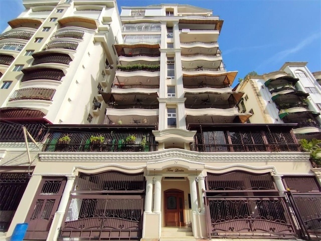 apartamentos - Venta de penthouse de 4 niveles con 622mts en la urbanización real 