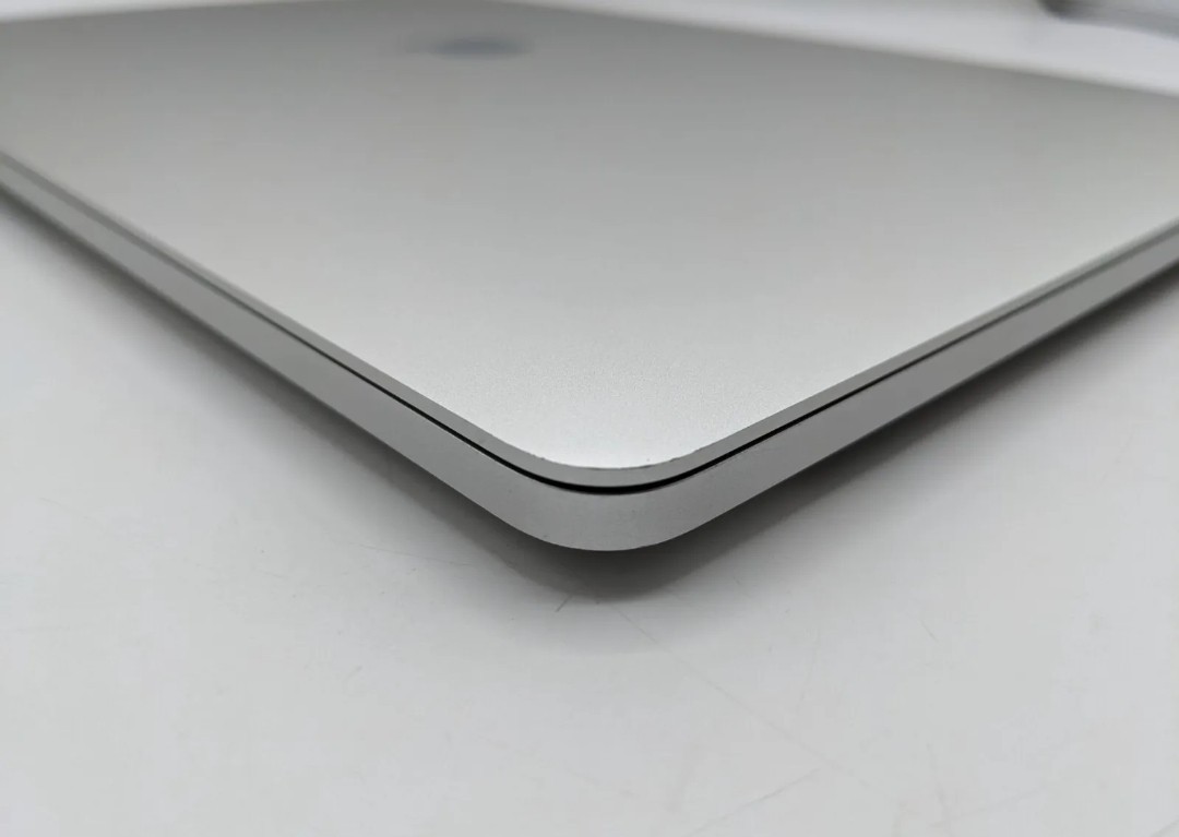 computadoras y laptops - Apple Macbook Pro Retine con touchbar i9 9na 32gb ram y 512GB SSD.SOMOS TIENDA 2