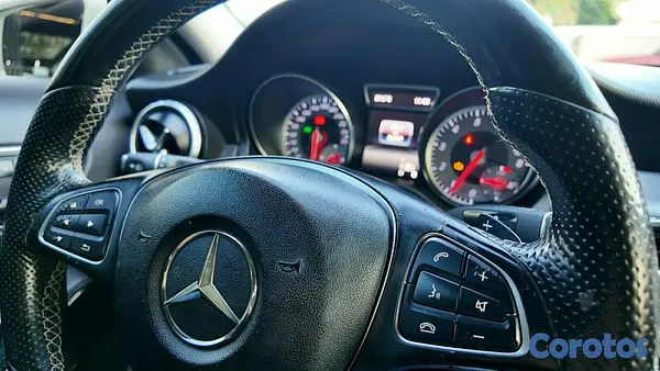 jeepetas y camionetas - MERCEDES BENZ GLA 180 2015 9