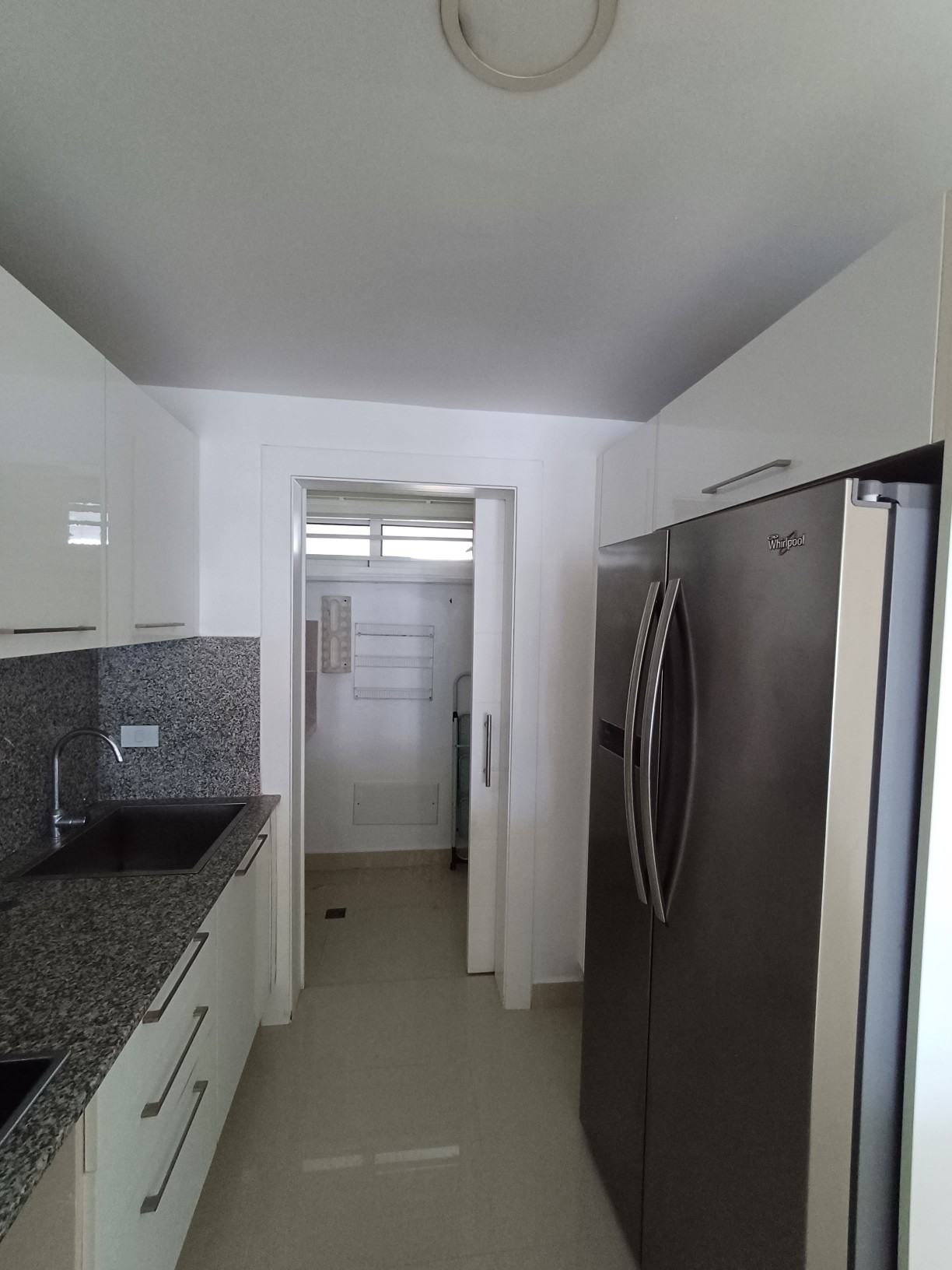 apartamentos - Vendo en Juan Dolio, hermoso apartamento con vista 360 del mar con línea blanca 4