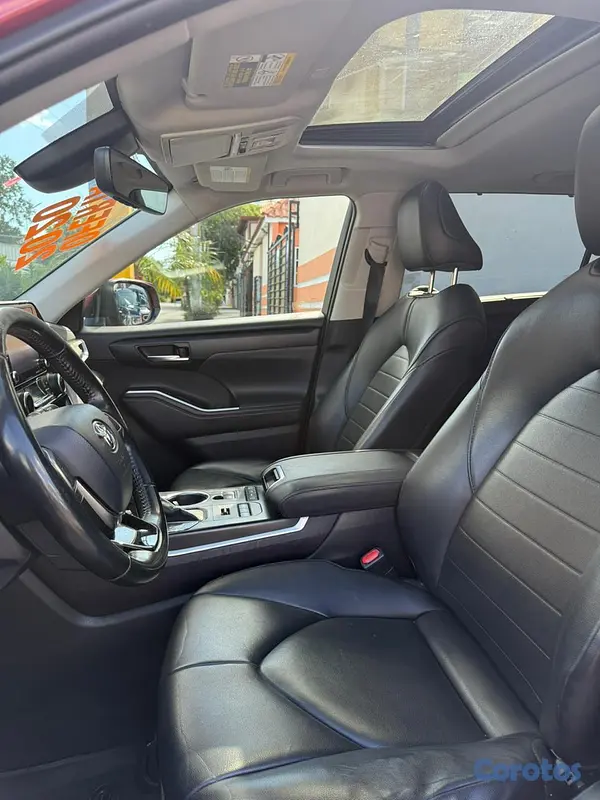 jeepetas y camionetas - Toyota highlander XLE  2020 3