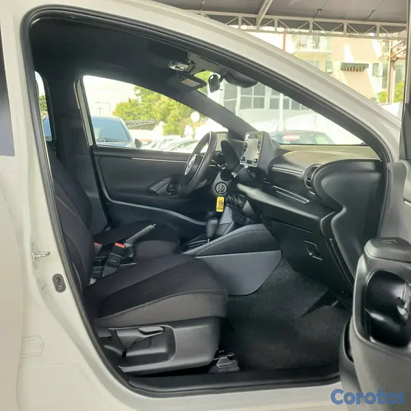 carros - toyota Yaris 2020 impecable 7