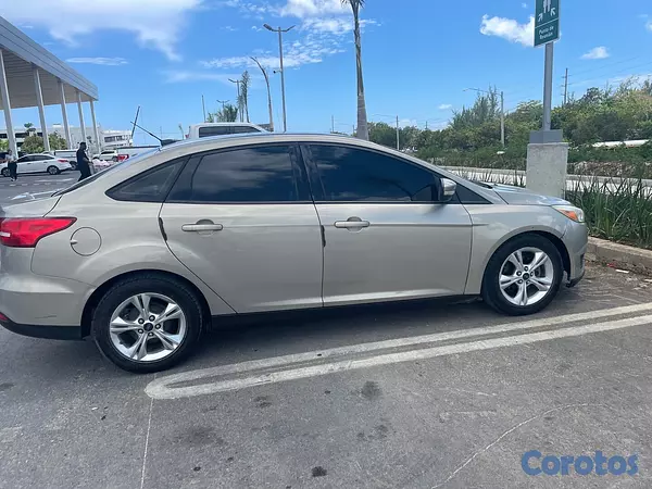 carros - Ford Focus en buena condition 3
