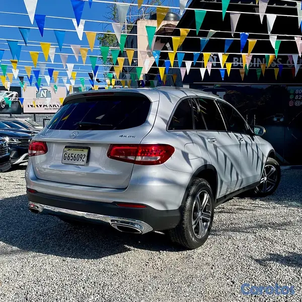 jeepetas y camionetas - MERCEDES BENZ GLC 300 4MATIC 2017 5