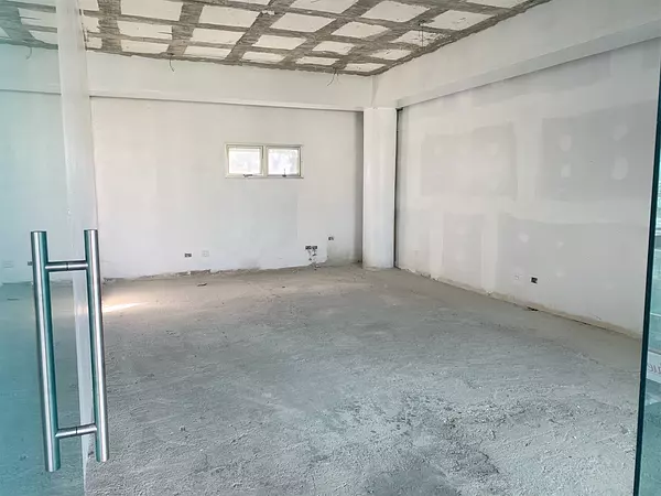 oficinas y locales comerciales - Local en venta arroyo hondo 2