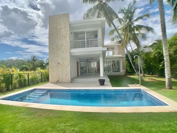 casas vacacionales y villas - Se vende Villa  en Playa Nueva Romana 1